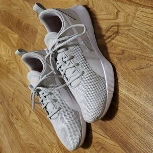 Puma Flyer Running Shoes Sneakers Womens Size 9 Gray White Coral